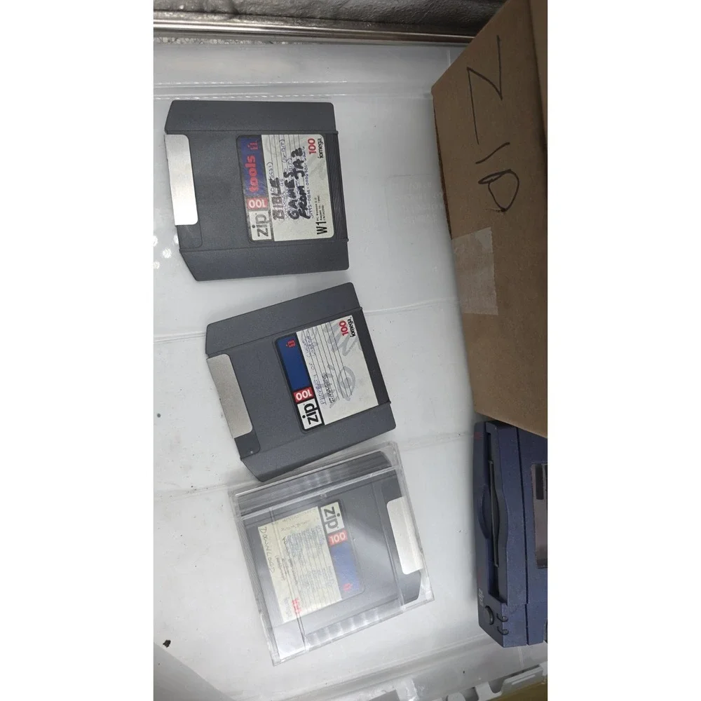 Iomega Z100S2 100MB External SCSI Blue Zip Drive no Power Adapter +20 disc